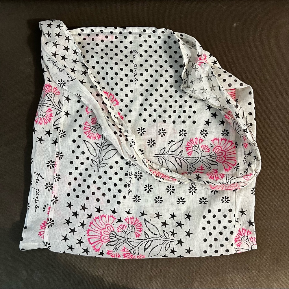 Free People Linen Floral Shopping Bag
Tote Pink